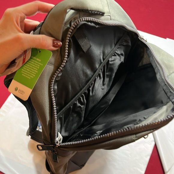 Swisstech GRAY TOBEL multi pockets Backpack bottom shoe pocket heavy duty strong - Picture 8 of 14